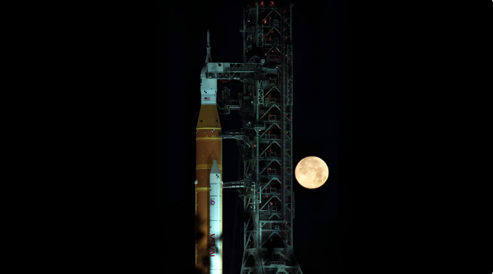 Maior lançamento dos últimos 50 anos: volta à Lua no Calendário Astronômico de abril